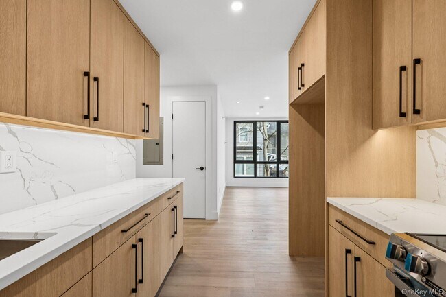 Building Photo - 325 Manville Rd