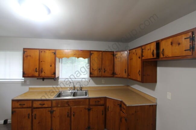 Building Photo - New On The Market!  Better Hurry To See Th...
