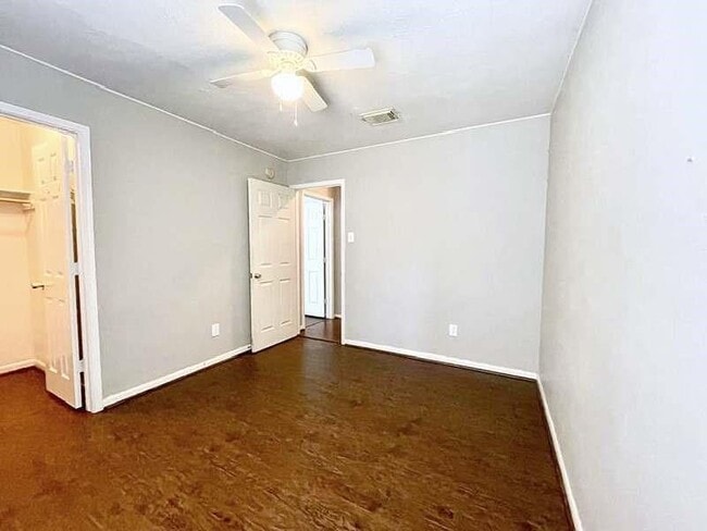 Building Photo - 2302 Avery Park Dr