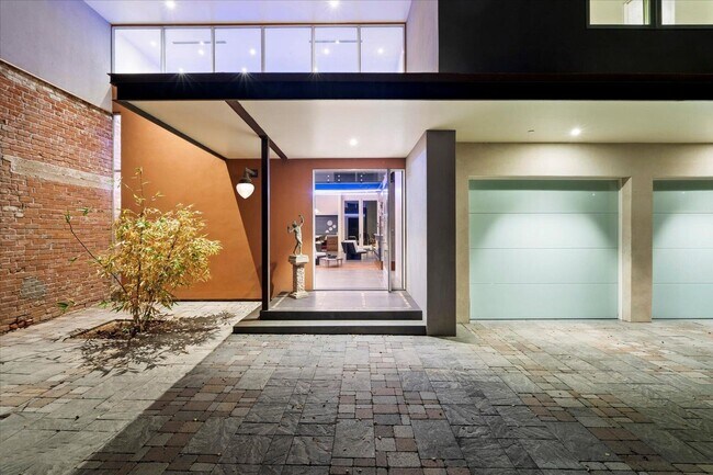 Building Photo - 341 E Monte Vista Rd