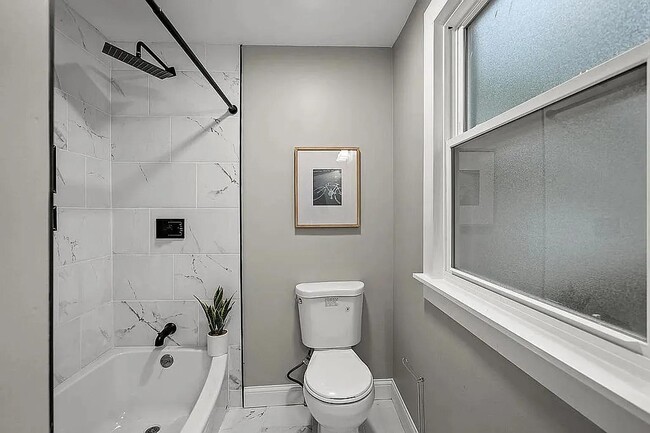 Building Photo - 5811 Bramble Ave