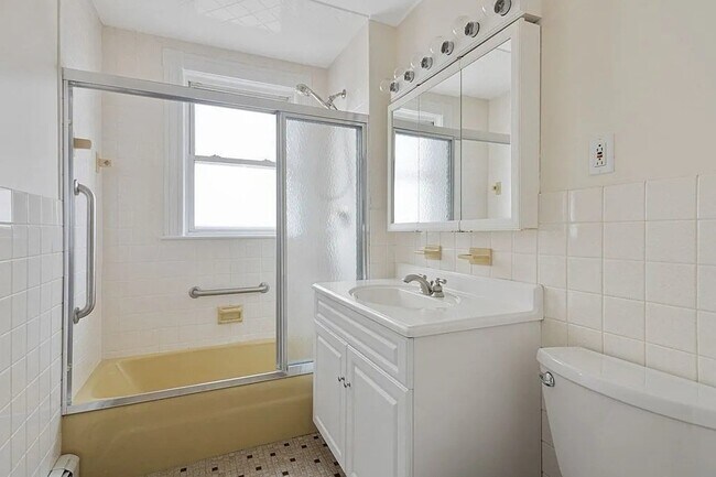 Building Photo - 126 Neponset Ave