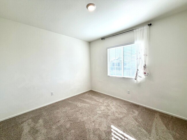 Building Photo - Stylish 4-Bedroom Solar Home Near Community Park