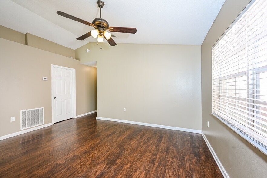 Building Photo - 178 Dovetail Ct