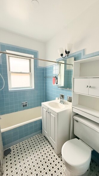 Building Photo - 2017 N Lavergne Ave