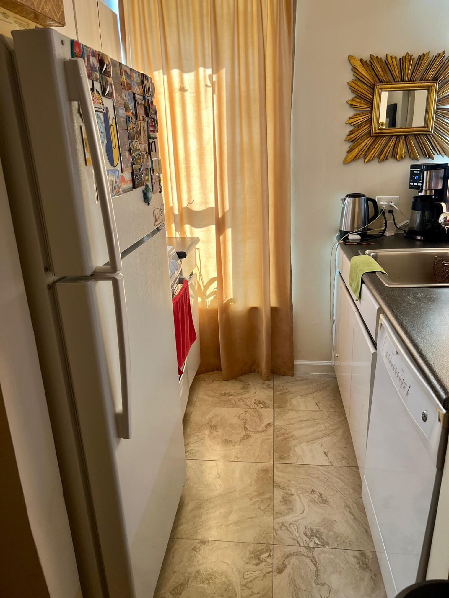 Building Photo - 221 E 50th St