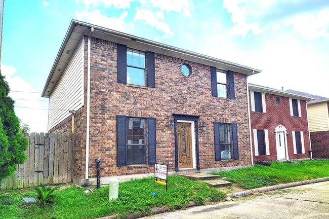 Building Photo - 13835 Purplemartin St