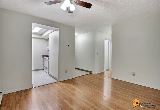 Building Photo - Cozy Condo for Rent in East Anchorage!