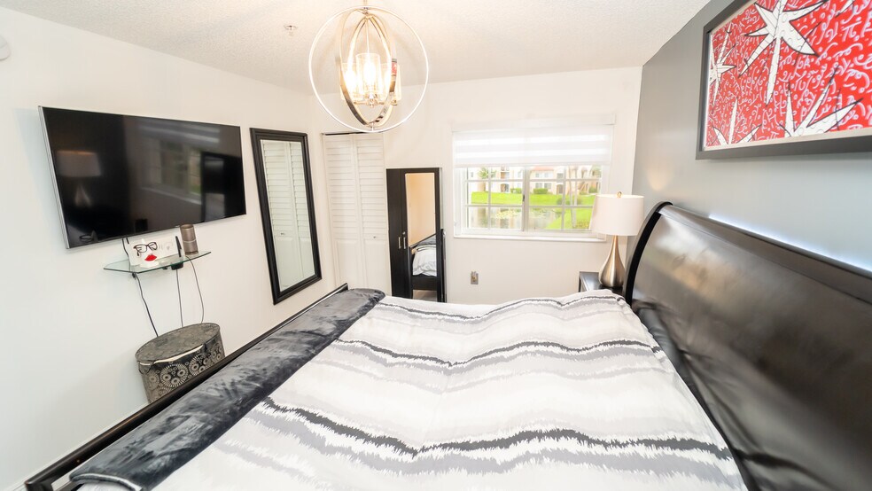 Building Photo - 2061 Renaissance Blvd