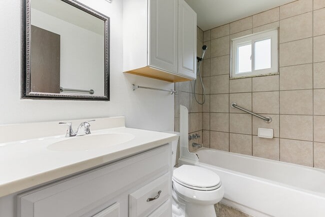 Building Photo - 1417 Fleta Ct