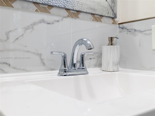 Building Photo - 206 SW 159th Way