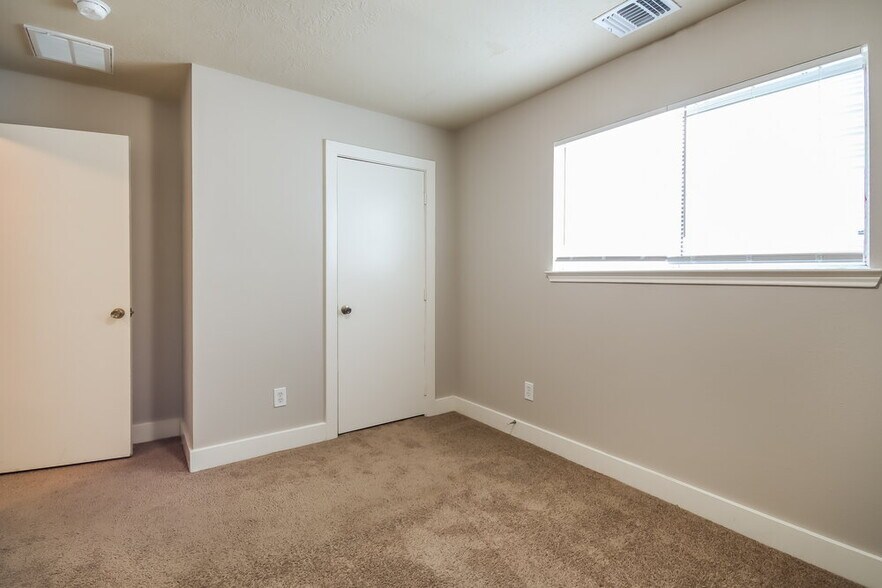 Building Photo - 7431 Leightonfield Ct