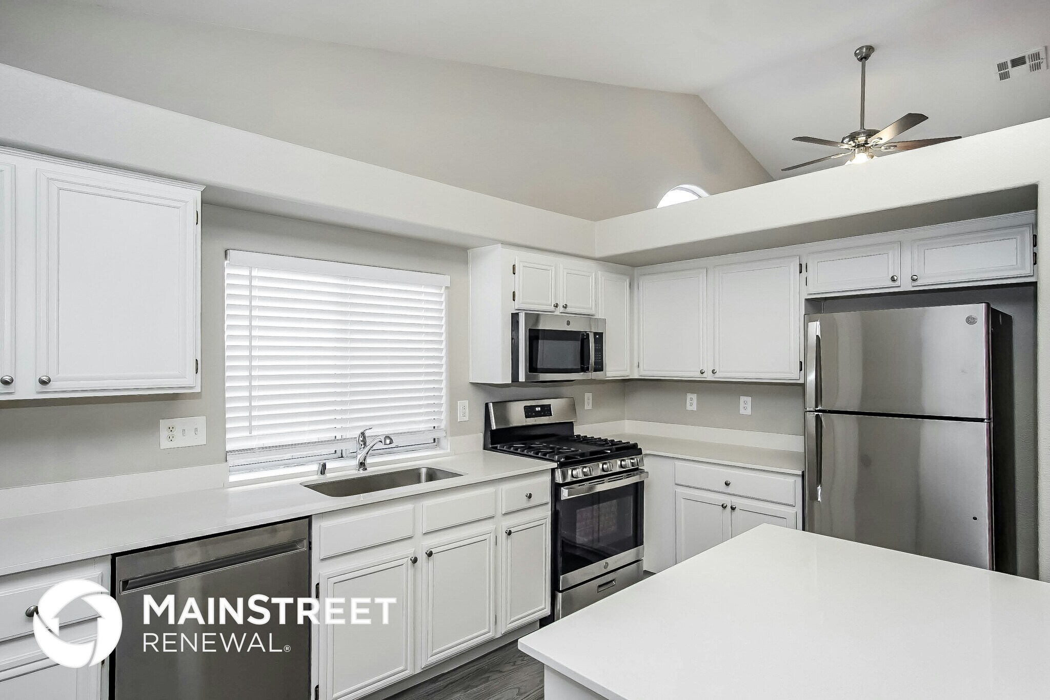 Building Photo - 825 Fuerte Ct