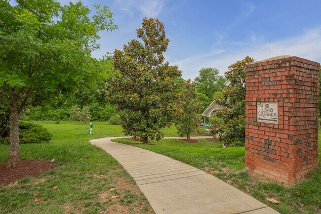 Building Photo - 8605 Peckham Ln