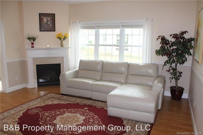 Building Photo - 3 br, 3 bath House - 3 Windermere Village Rd