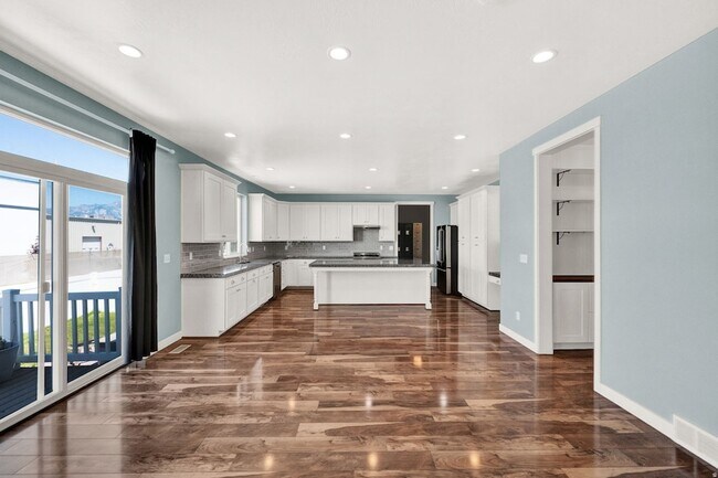 Building Photo - 774 Star Spangled Dr