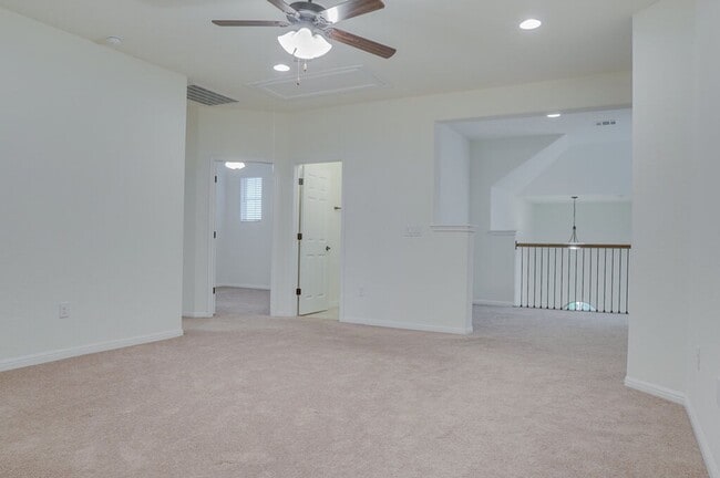 Building Photo - 717 Kingston Pl