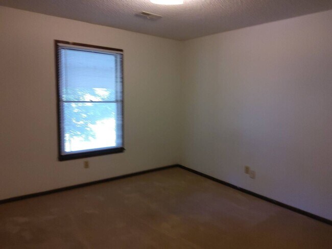 Building Photo - 3125 Themis St