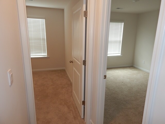 Building Photo - 207 Oakmont Valley Trl