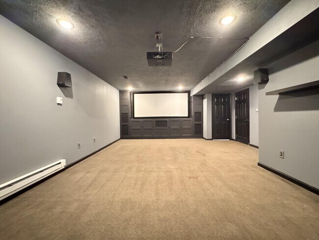 Building Photo - 628 Smugglers Notch Dr