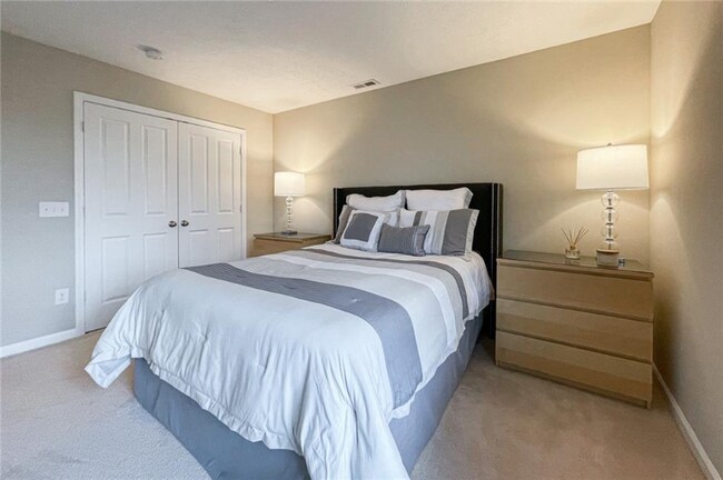 Building Photo - 12729 Vanderhorst St