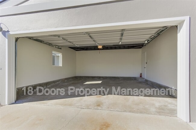 Building Photo - 5318 Saxon St