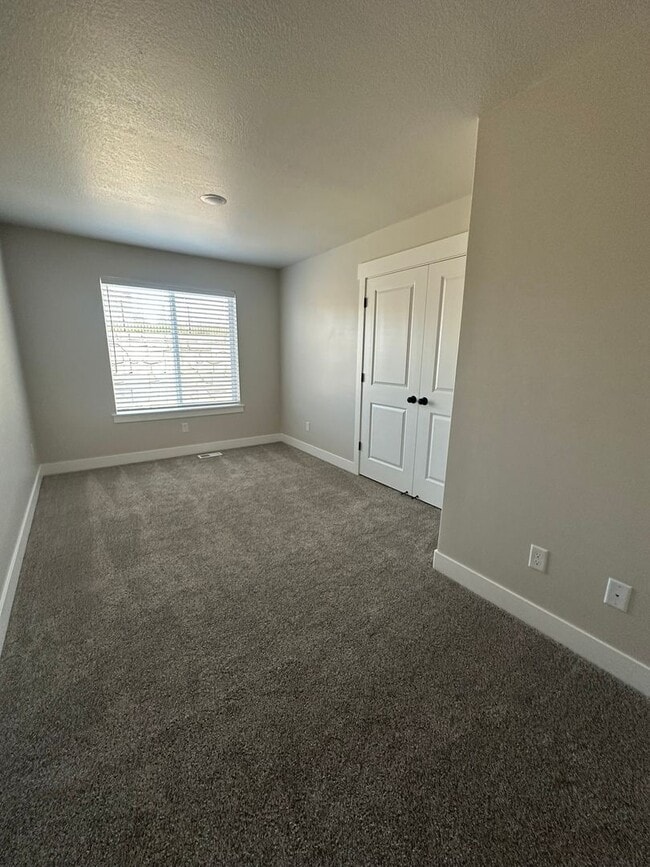 Building Photo - 3139 E Thorley Dr
