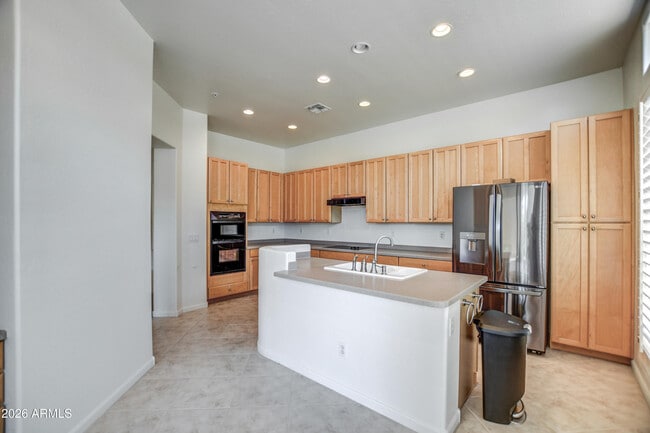 Building Photo - 7910 E Cholla St