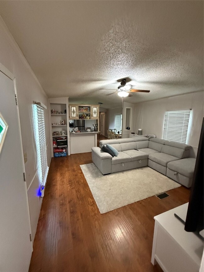 Building Photo - 9706 Camelots Ct