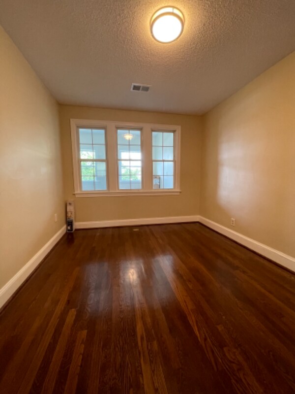 Building Photo - 4630 New Hampshire Ave NW