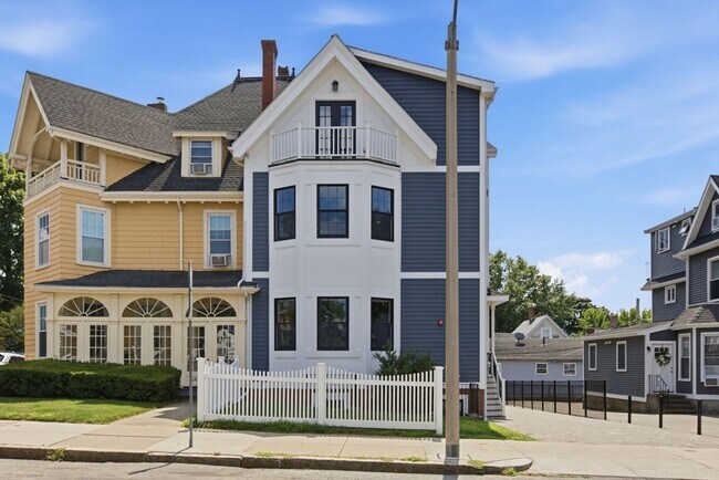 Building Photo - 144 Highland Ave
