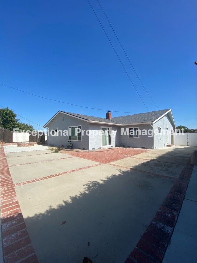 Building Photo - Great 4 bedroom 2 bath single story home