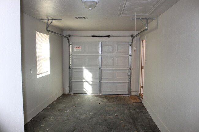 Building Photo - 5908 NW 61st St