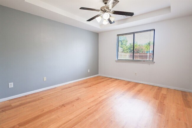 Building Photo - 5223 Jordan Ridge Dr