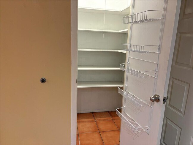 Building Photo - 9226 Jollyville Rd