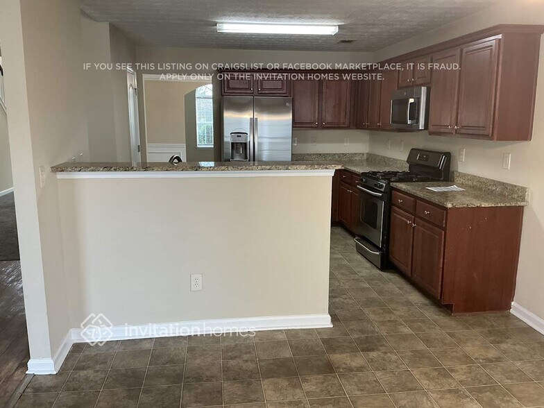 Building Photo - 4444 Grove Lake St SW