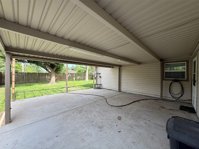 Building Photo - 1807 Firwood Dr