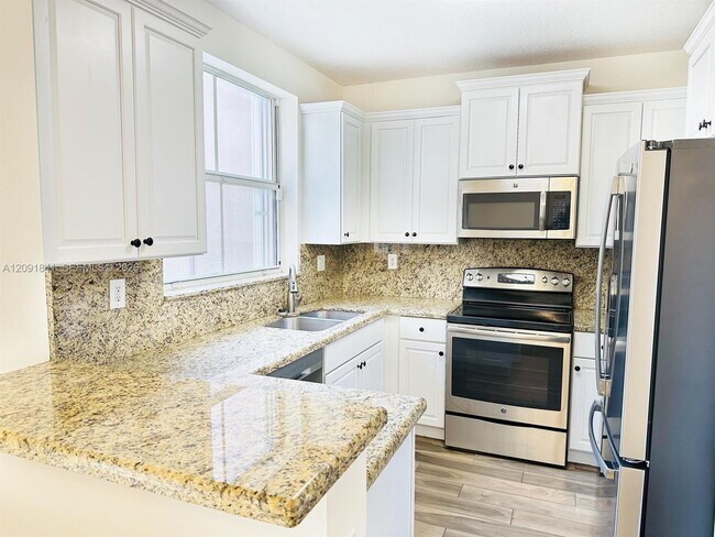 Building Photo - 202 Riverwalk Cir