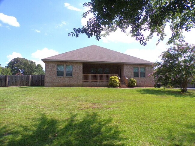 Building Photo - Spacious 4BR Pool Home with Modern Upgrade...
