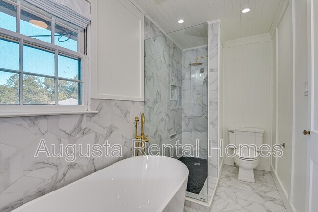 Building Photo - 3137 Edinburgh Dr