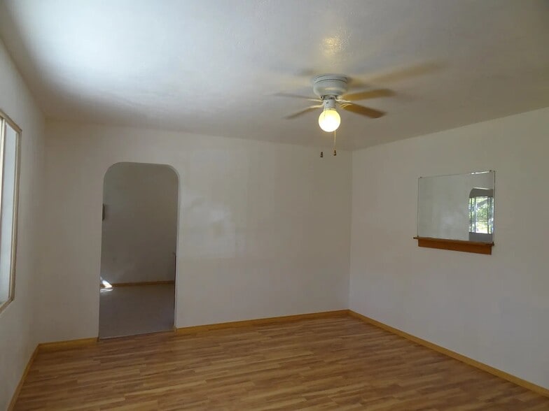 Building Photo - 9230 Hoffman Way