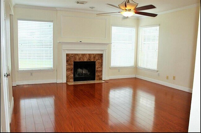 Building Photo - 2823 Plantation Wood Ln