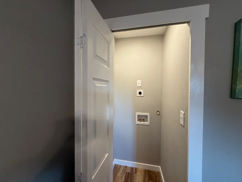 Building Photo - 843 Rigsby Ave