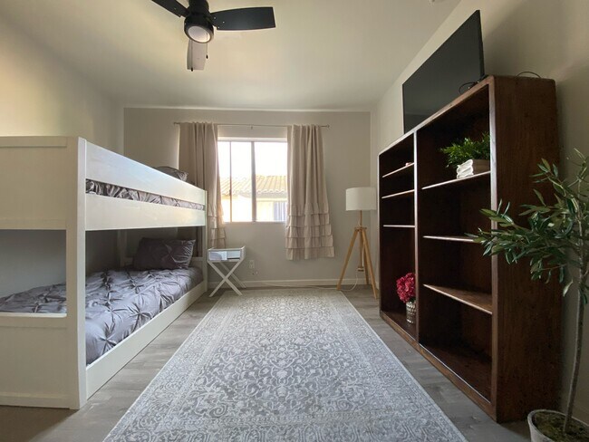 Building Photo - 28647 Vista Madera