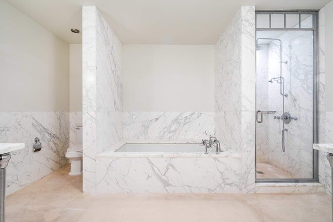 Building Photo - 47 E 91st St