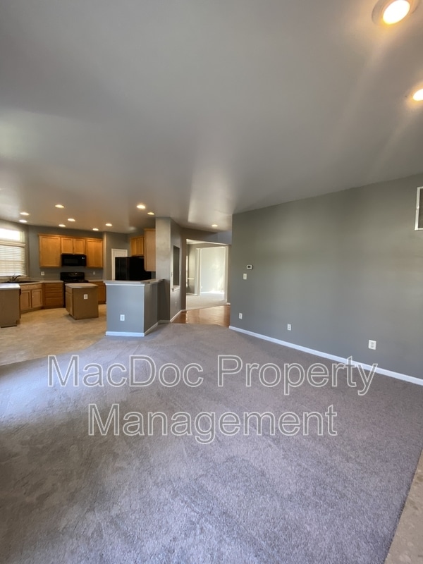 Building Photo - 5619 Joshua Tree Cir