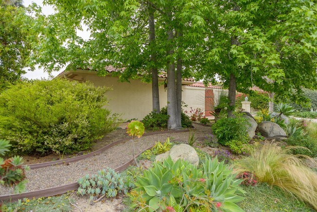 Building Photo - ***Available Now - Mid-term Lease ONLY *** Single Level 3 Bedroom, 2.5 Bath home in La Costa*****