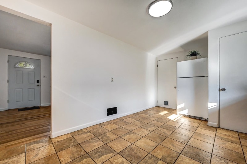 Building Photo - 819 Fairview Ave