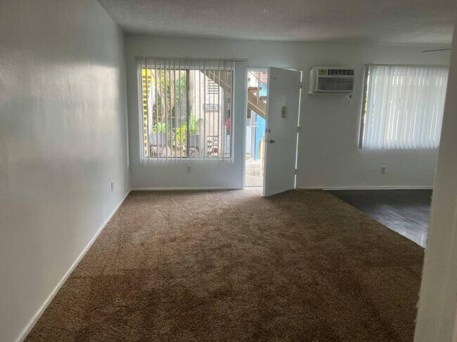 Building Photo - 1.0 bedroom in Los Angeles California 91343