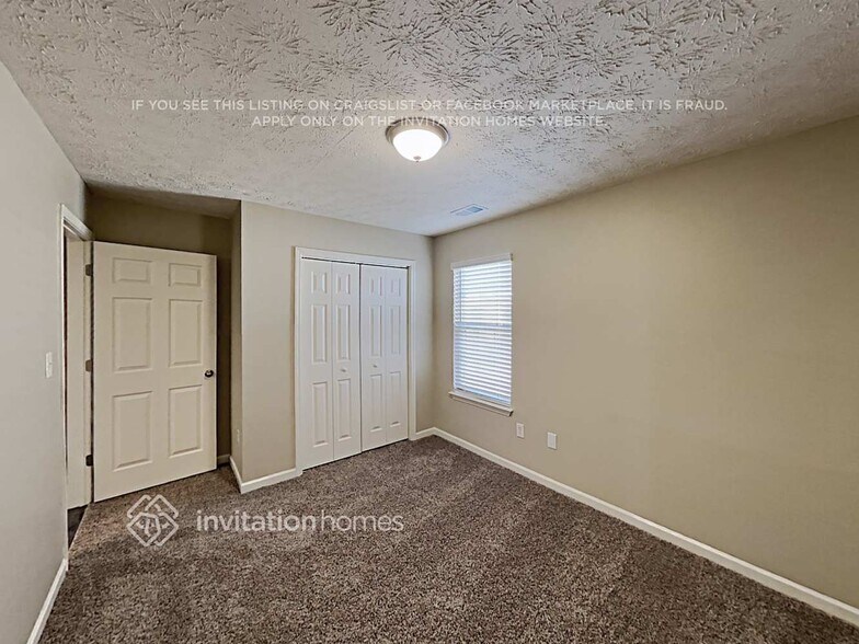 Building Photo - 321 St Charles Ave